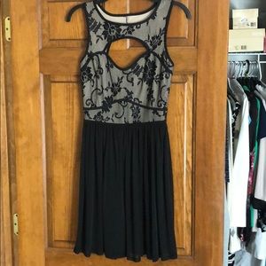 Lace detail keyhole front and back dress